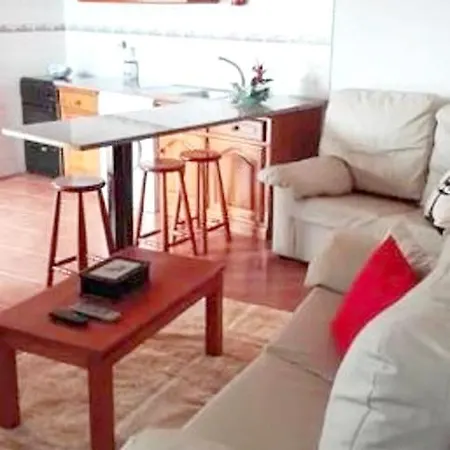 2 Bedrooms With Sea View And Terrace At דירה